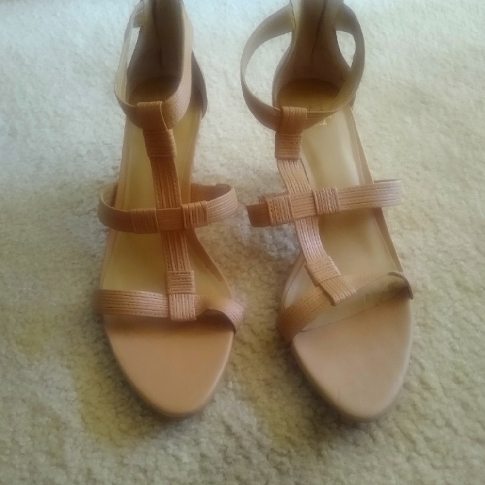 Ann Taylor heels size 9